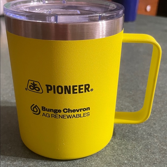 New Yellow Insulated Mug with Lid - Picture 3 of 8